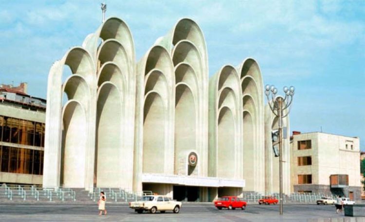 Prostranstvennaya arkada tribun ploshchadi torzhestv Tbilisi Gruziya 1984